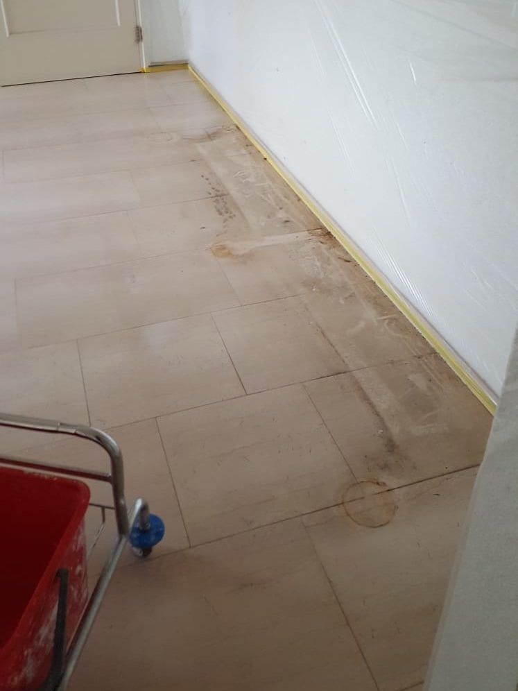 Toename in waterschade aan natuurstenen vloeren